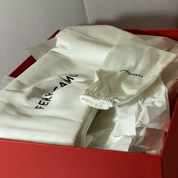 FERRAGAMO
NIMA STRETCH KNIT SNEAKERS - Picture 13 of 15